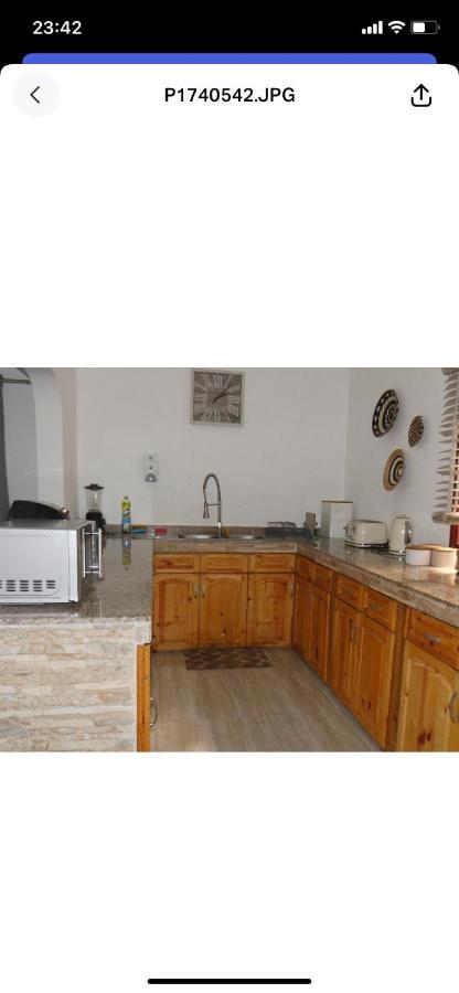 Отель Ogumka, Self Catering , Beoliere, Mahe Виктория Экстерьер фото