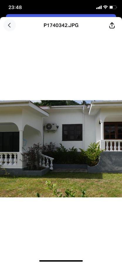 Отель Ogumka, Self Catering , Beoliere, Mahe Виктория Экстерьер фото