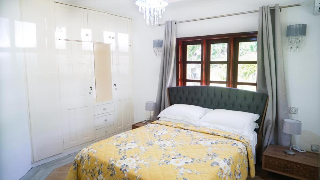 Отель Ogumka, Self Catering , Beoliere, Mahe Виктория Экстерьер фото